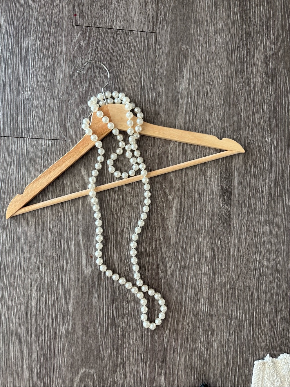 Buy one get something free**Classic Pearl Strand Necklace - White